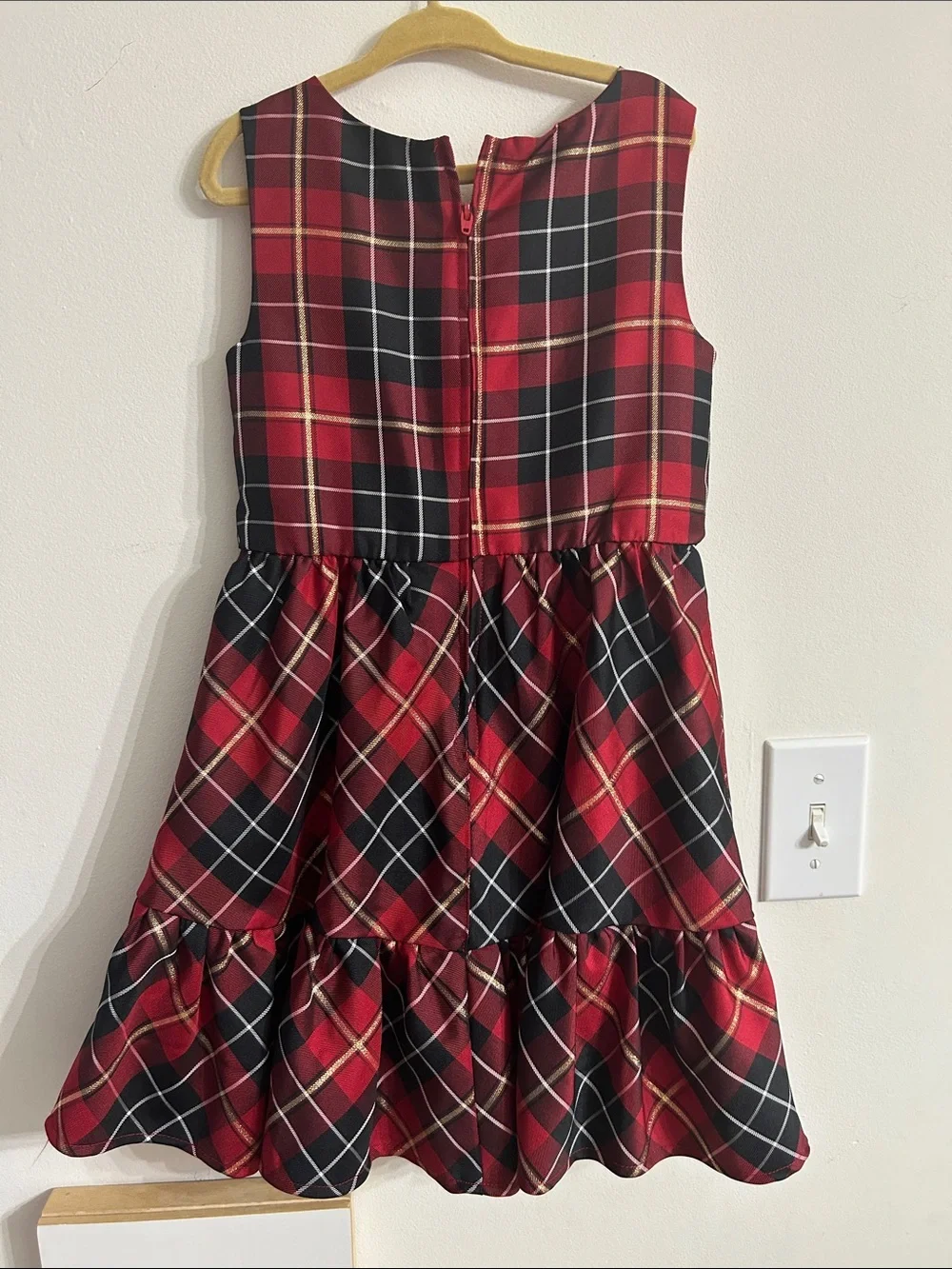 Girls Red Plaid Bow-Front Holiday Dress Children’s Place Size 6. Zipper in Back.